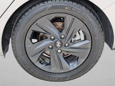 2022 Hyundai ELANTRA SEL IVT