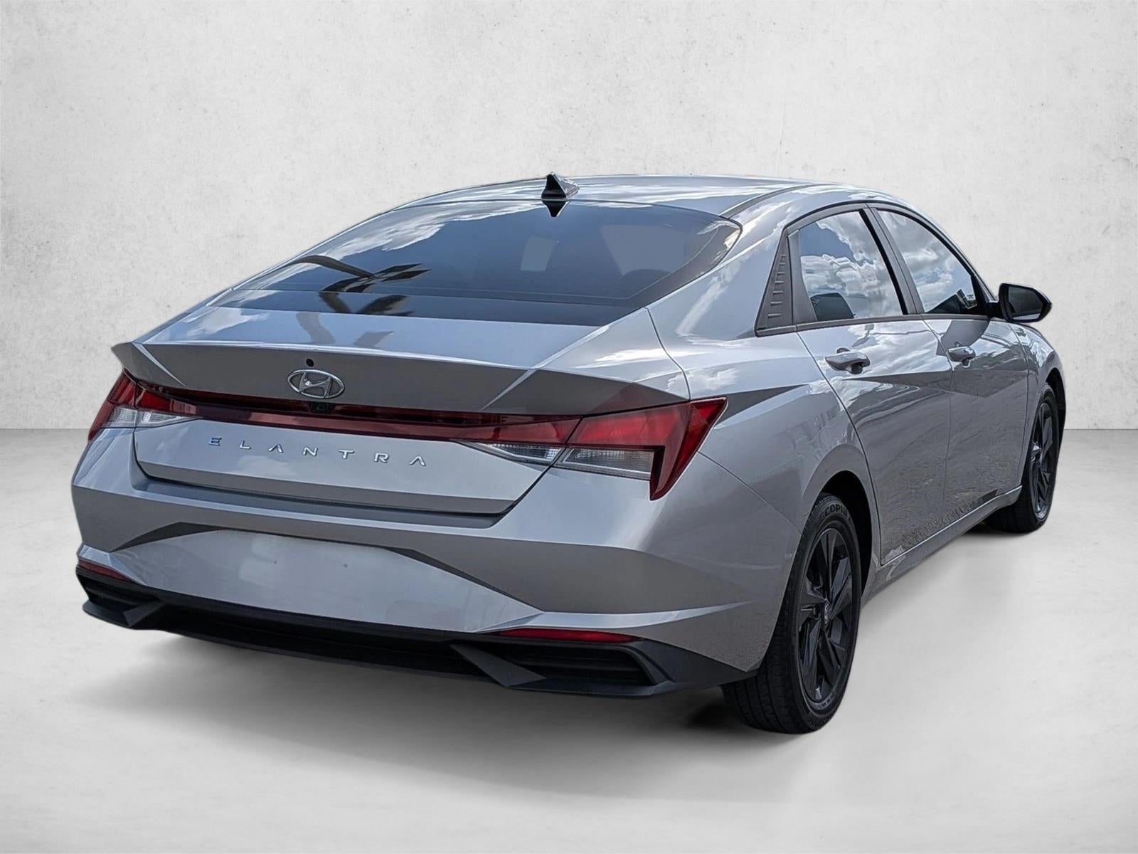 2022 Hyundai ELANTRA SEL IVT