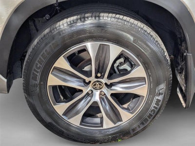 2023 Toyota Highlander XLE FWD (Natl)