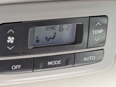 2017 Toyota Sienna LE FWD 8-Passenger (Natl)