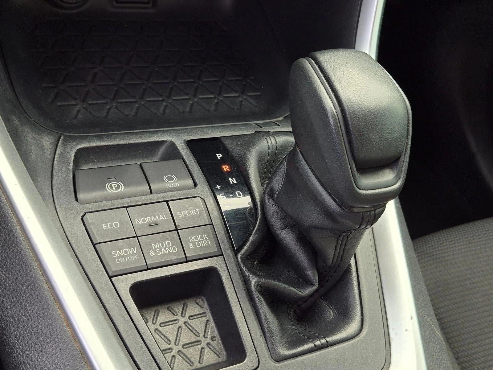 2020 Toyota RAV4 LE AWD (Natl)