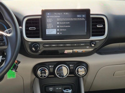 2023 Hyundai VENUE SEL IVT