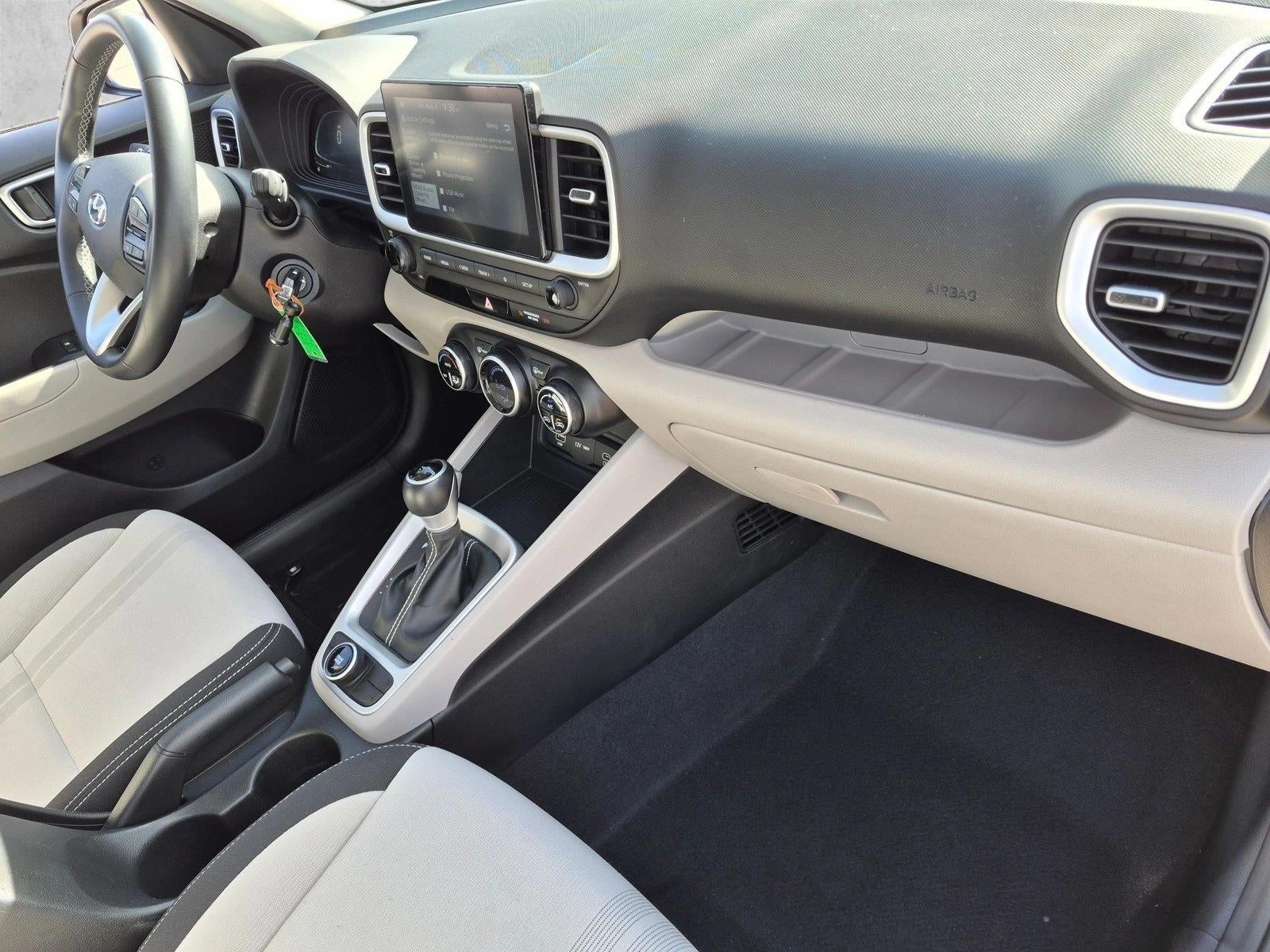 2023 Hyundai VENUE SEL IVT