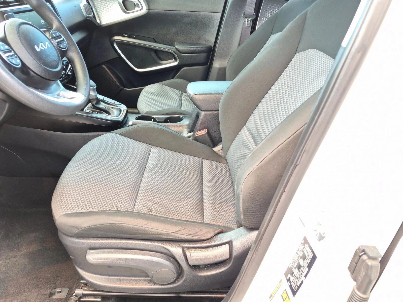 2023 Kia Soul LX IVT