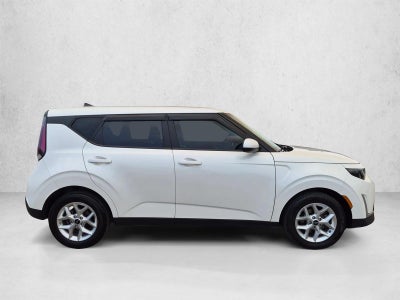 2023 Kia Soul LX IVT