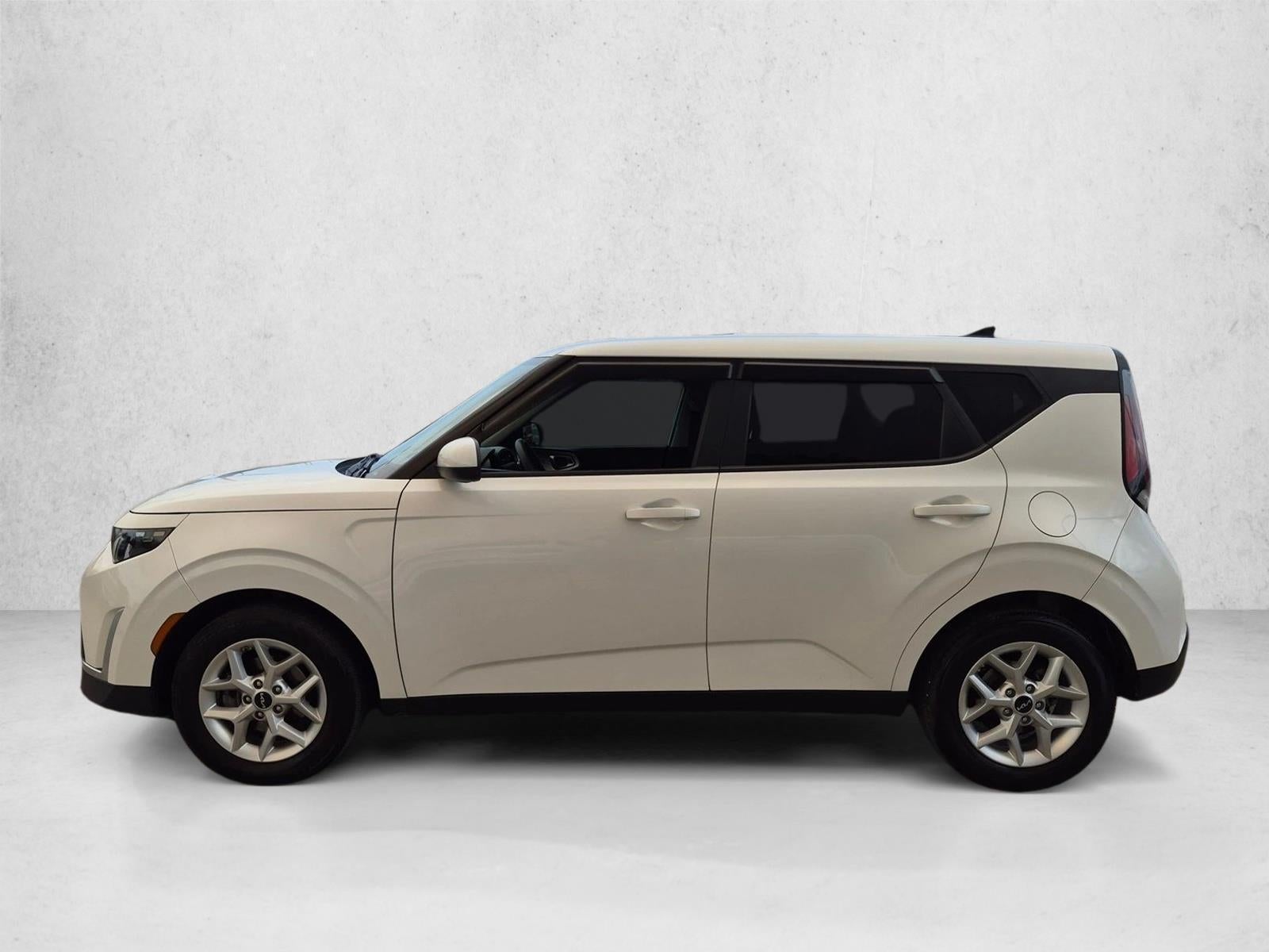 2023 Kia Soul LX IVT