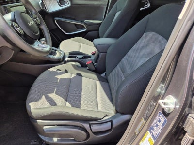 2024 Kia Soul LX IVT