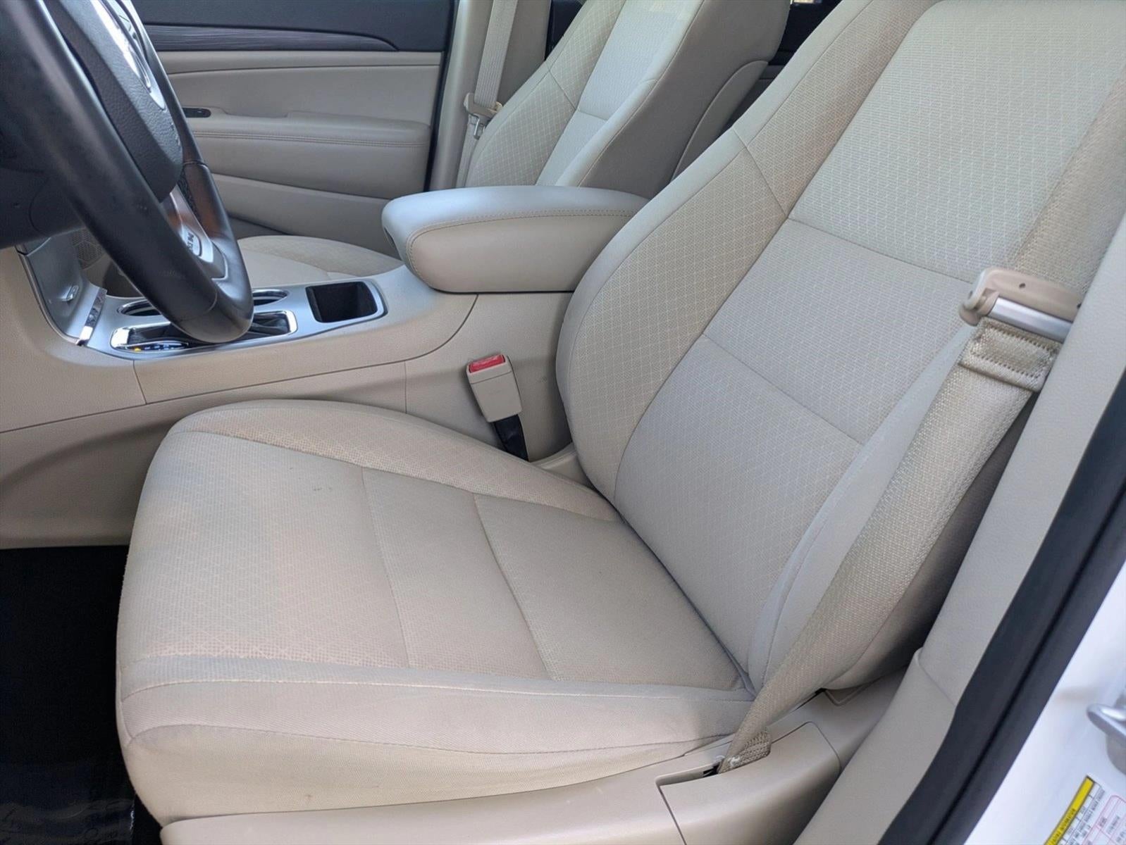 2019 Jeep Grand Cherokee Laredo E 4x2