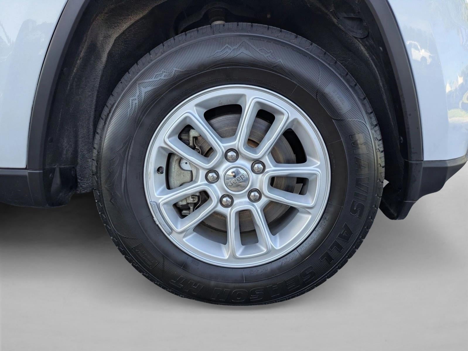 2019 Jeep Grand Cherokee Laredo E 4x2