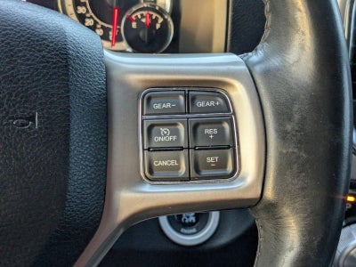 2016 RAM 1500 4WD Crew Cab 5.7 Ft Box Laramie