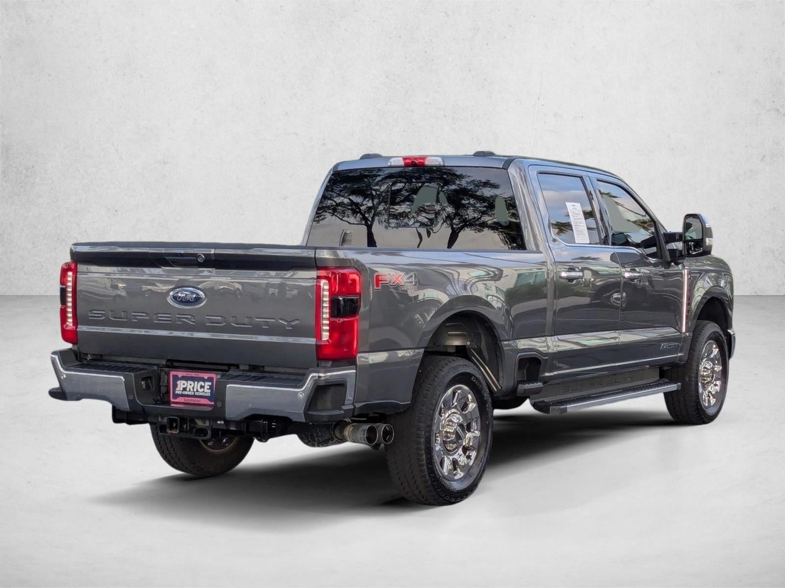 2023 Ford Super Duty F-250 SRW LARIAT 4WD Crew Cab 6.75' Box