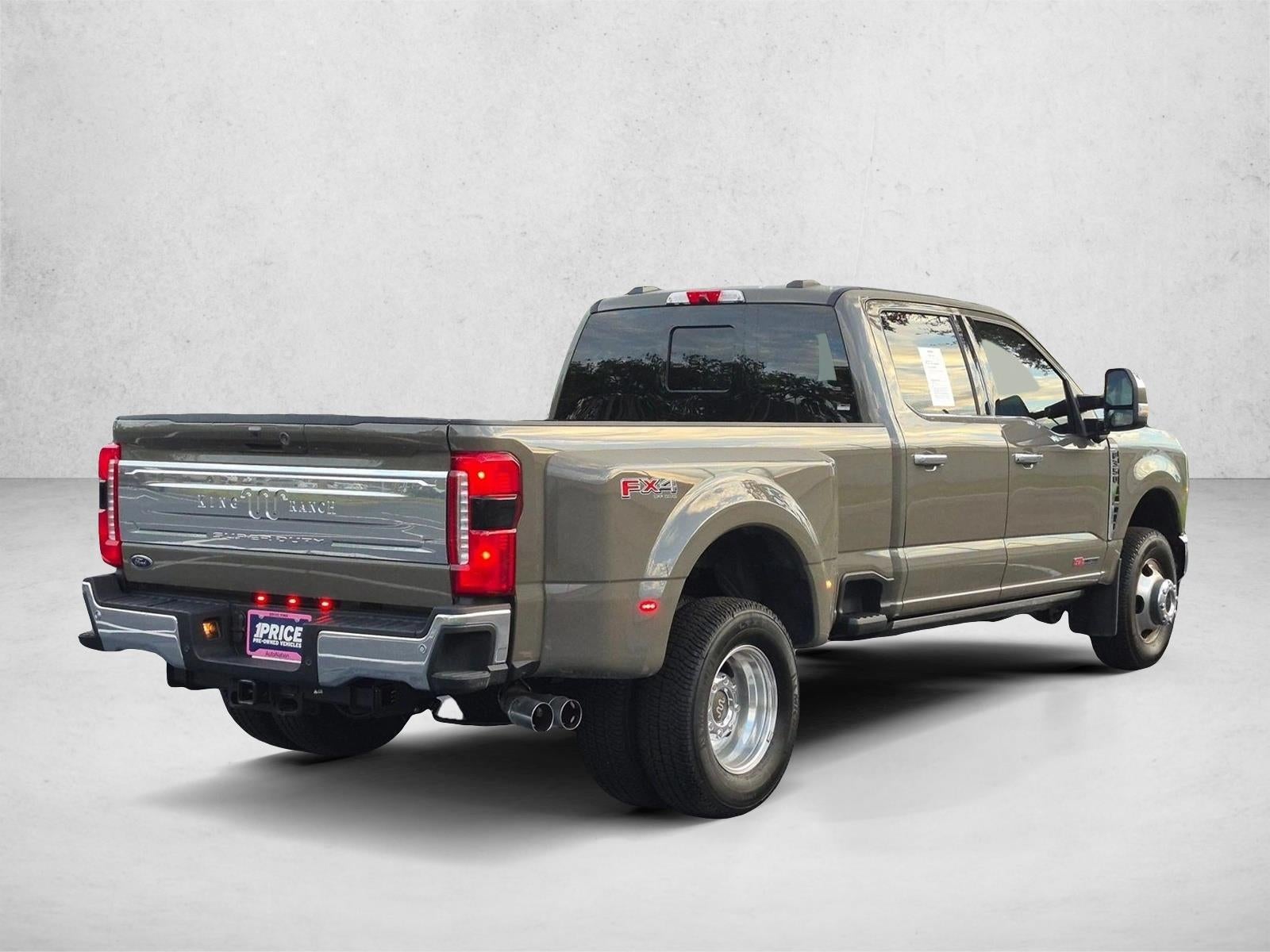 2026 Ford Super Duty F-350 DRW King Ranch 4WD Crew Cab 8' Box