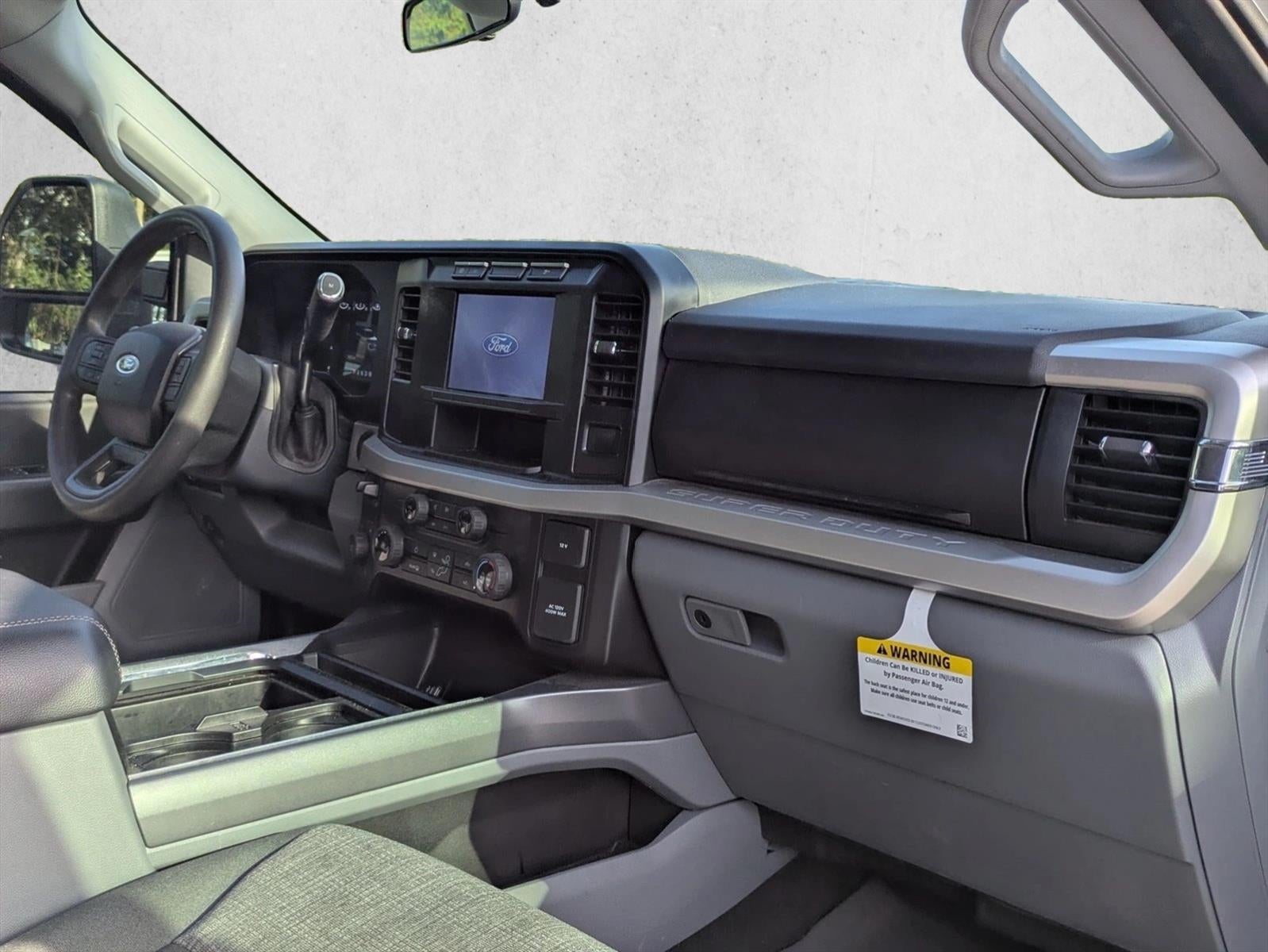 2024 Ford Super Duty F-350 DRW XLT 4WD Crew Cab 8' Box