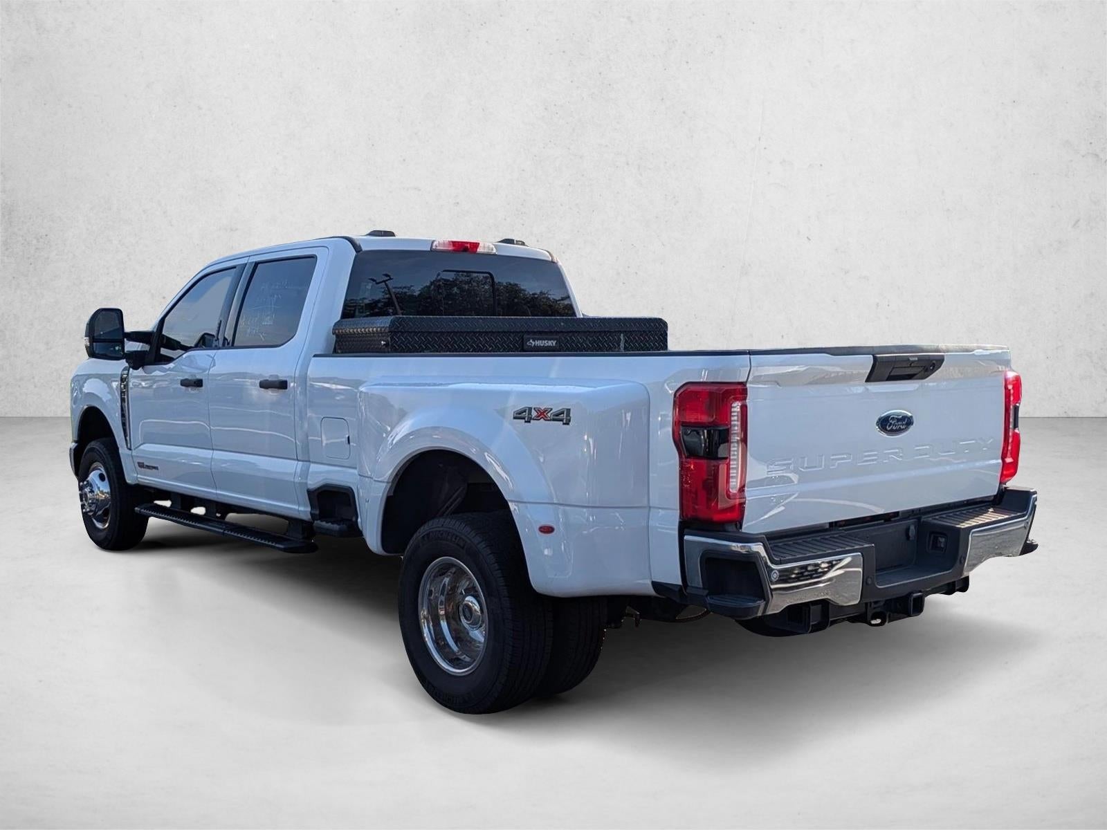 2024 Ford Super Duty F-350 DRW XLT 4WD Crew Cab 8' Box