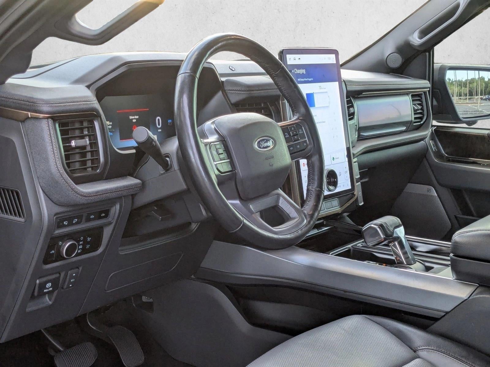 2023 Ford F-150 Lightning LARIAT 4WD SuperCrew 5.5' Box