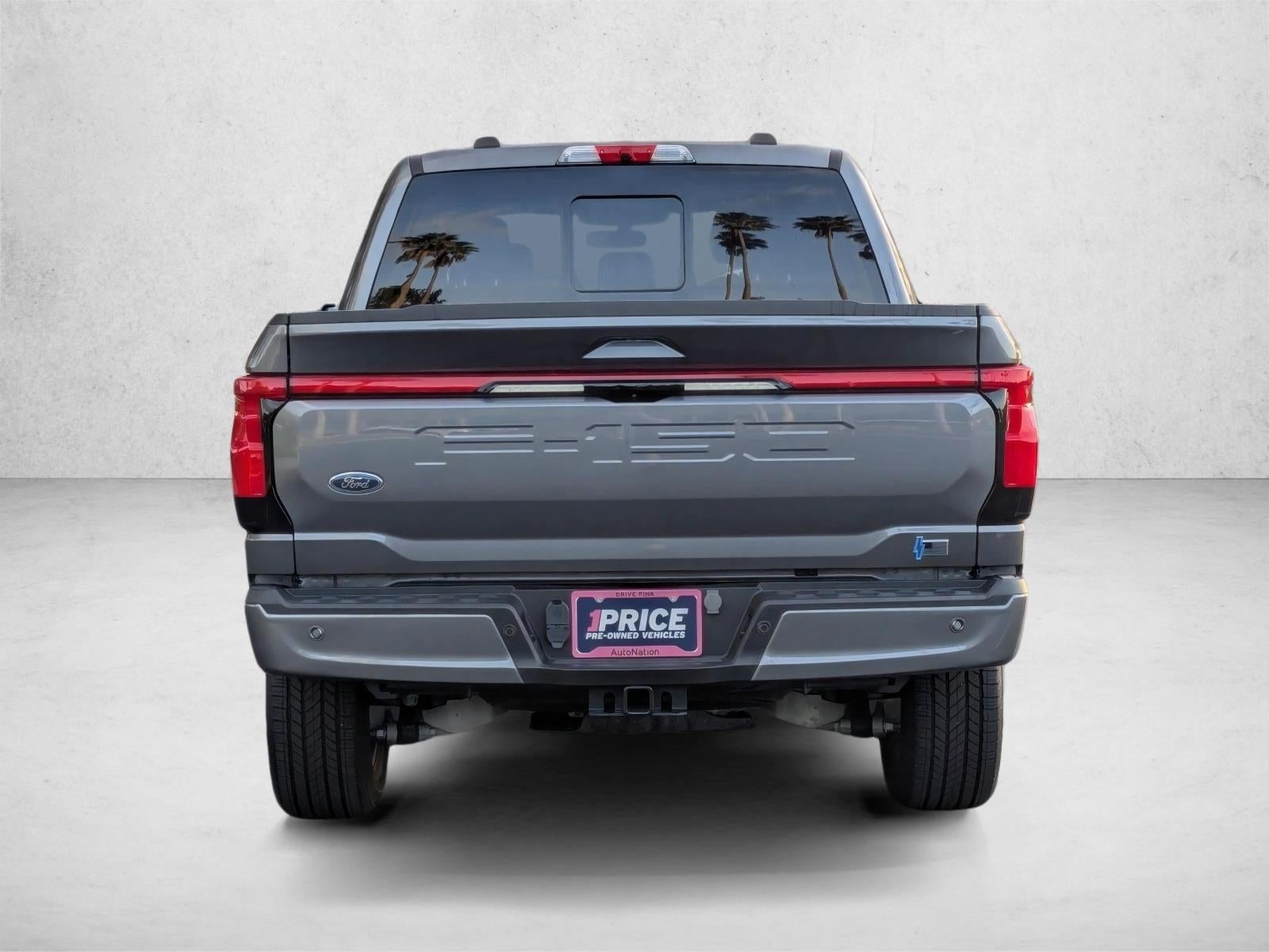 2023 Ford F-150 Lightning LARIAT 4WD SuperCrew 5.5' Box