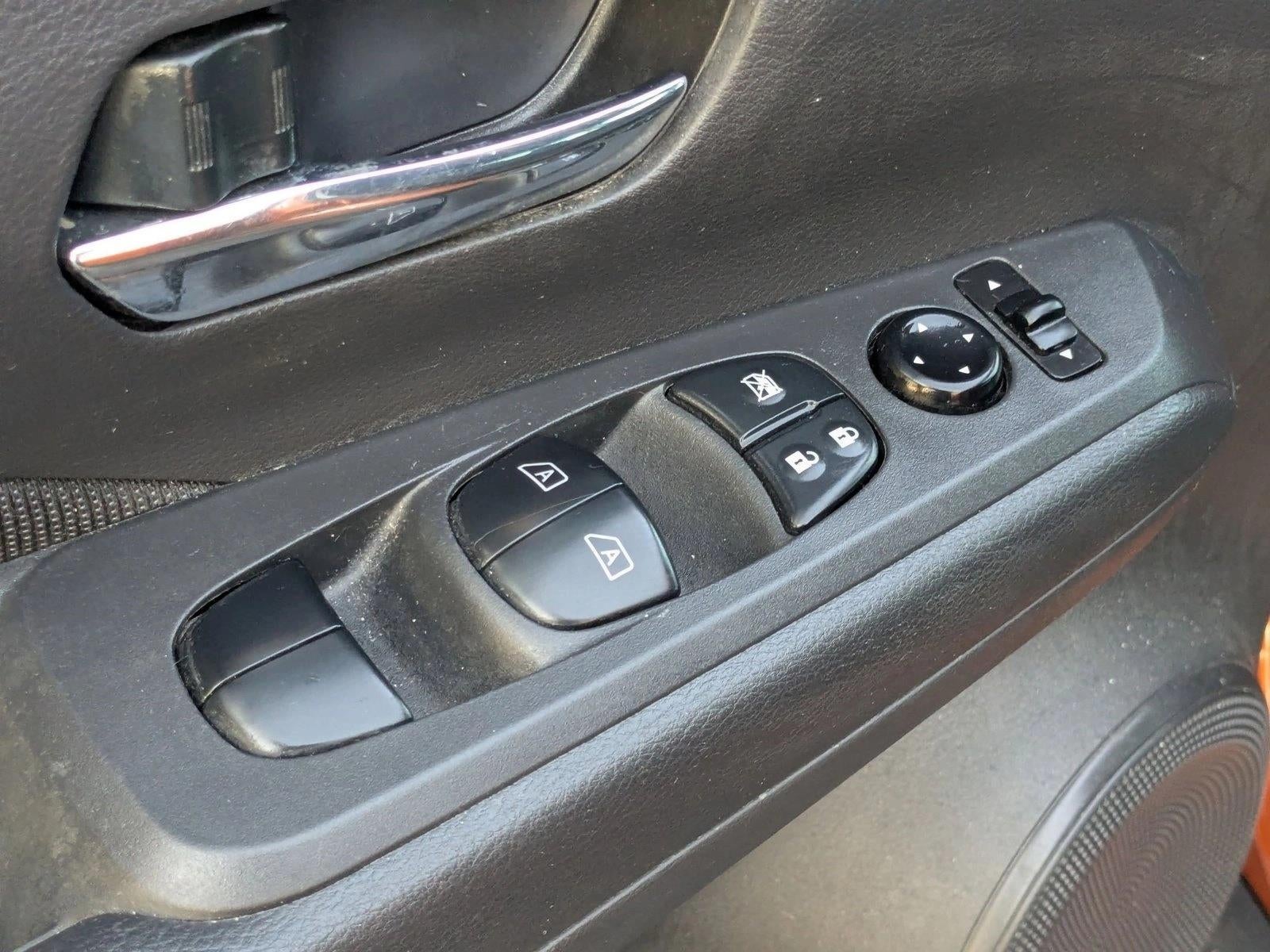 2021 Nissan Kicks SV FWD