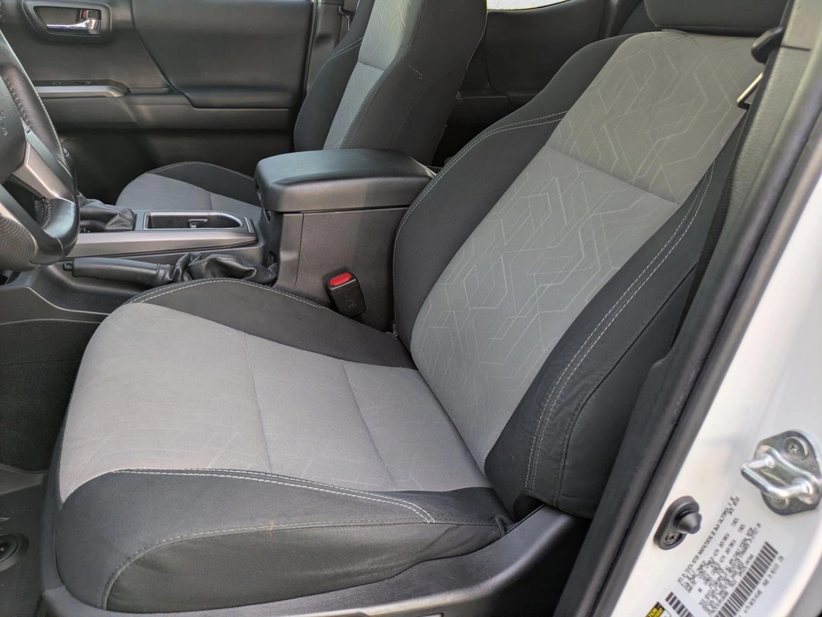 2022 Toyota Tacoma 2WD 2WD TRD Off Road Double Cab 5' Bed V6 AT (Natl)