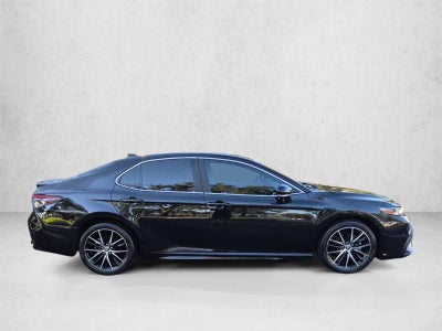 2024 Toyota Camry SE Auto (SE)