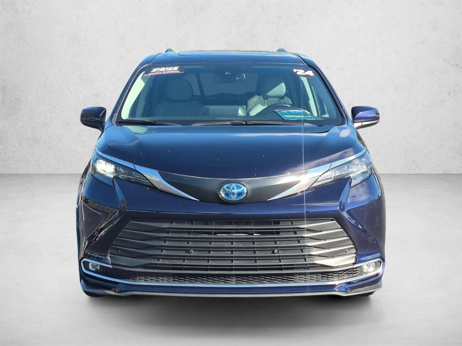 2024 Toyota Sienna XLE FWD 8-Passenger (Natl)