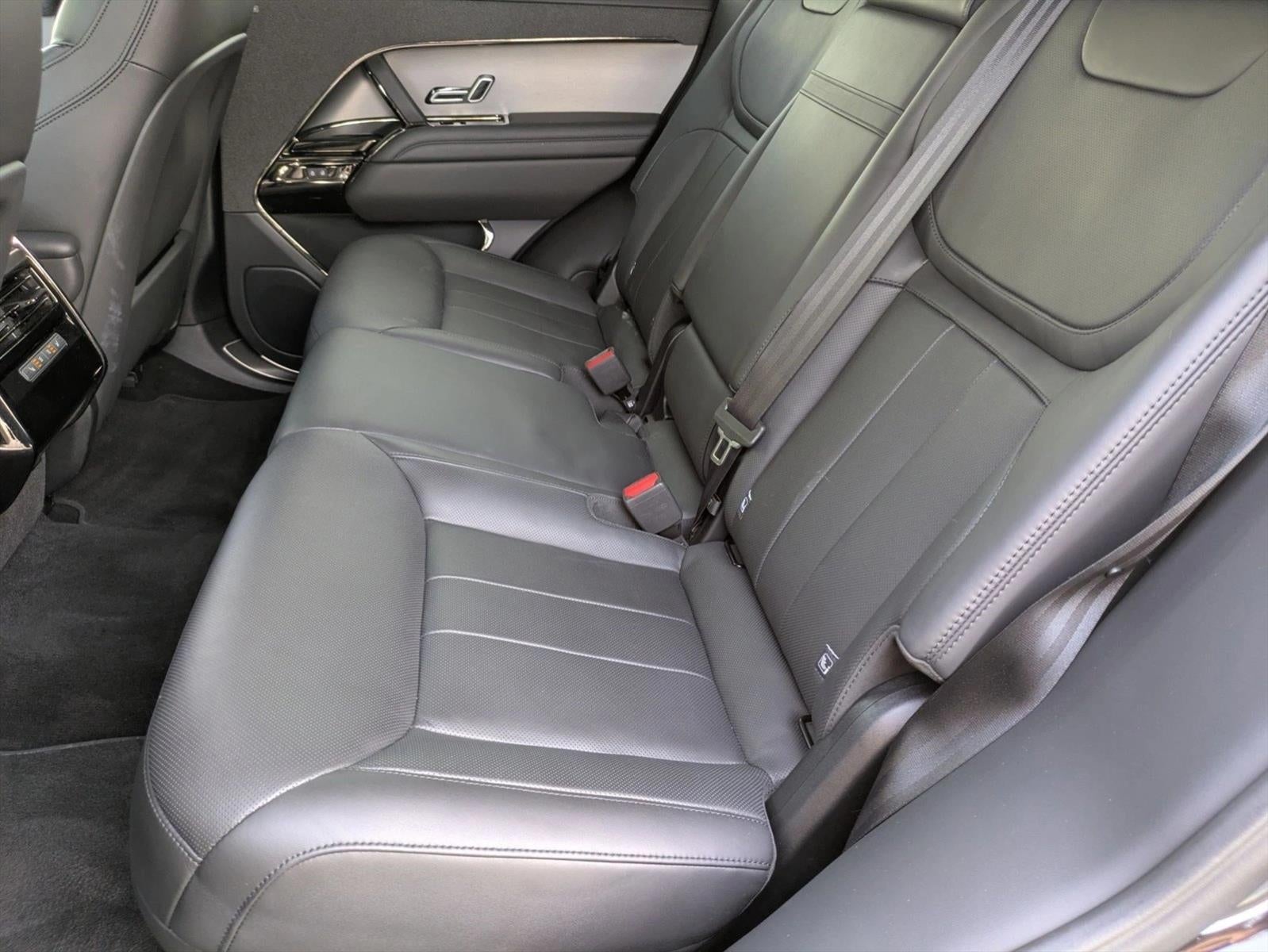 2025 Land Rover Range Rover Sport P360 SE