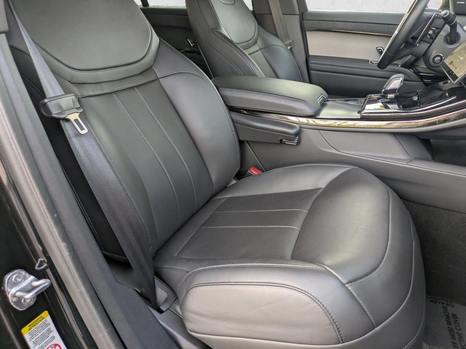 2025 Land Rover Range Rover Sport P360 SE