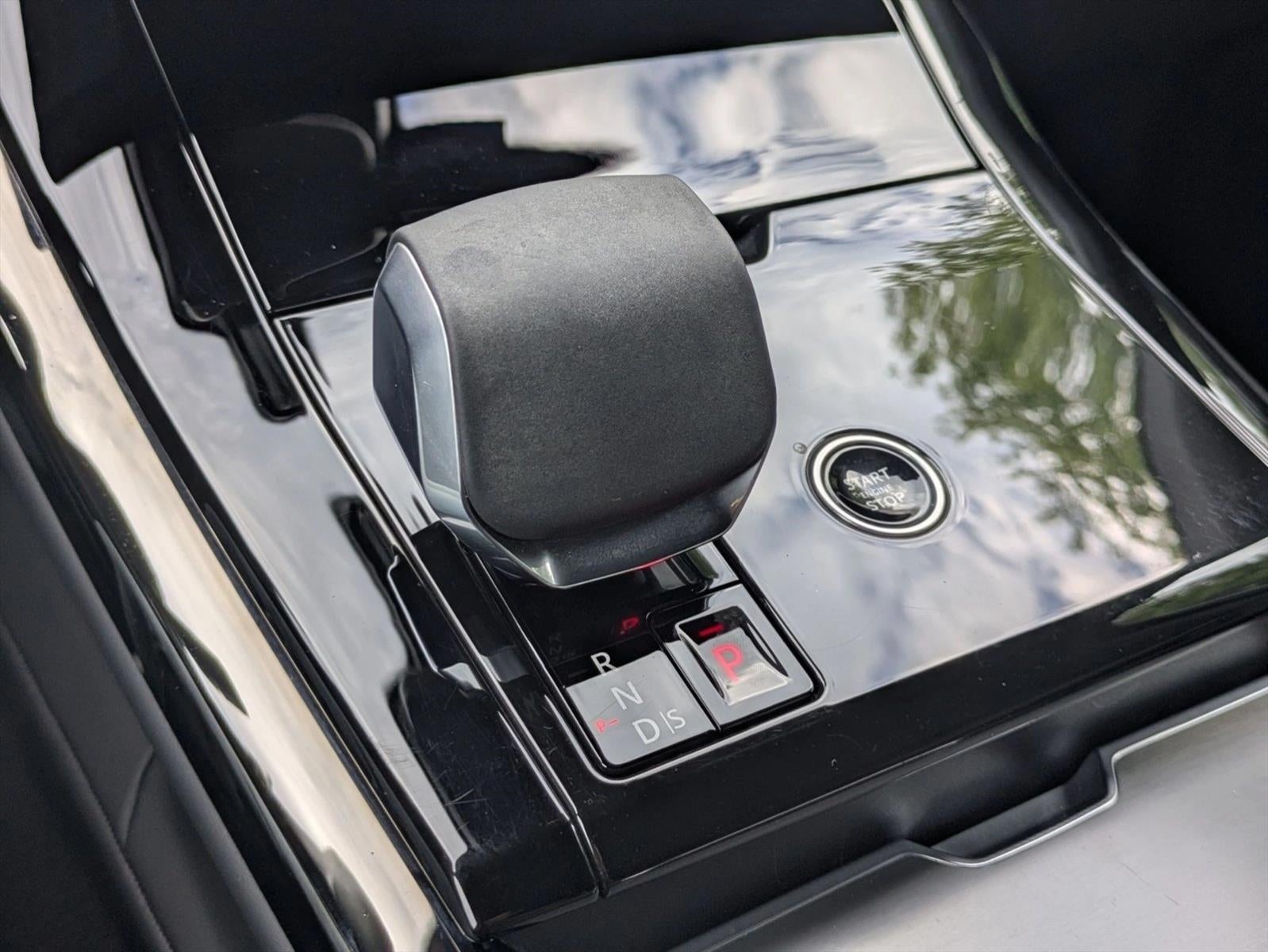 2025 Land Rover Range Rover Sport P360 SE