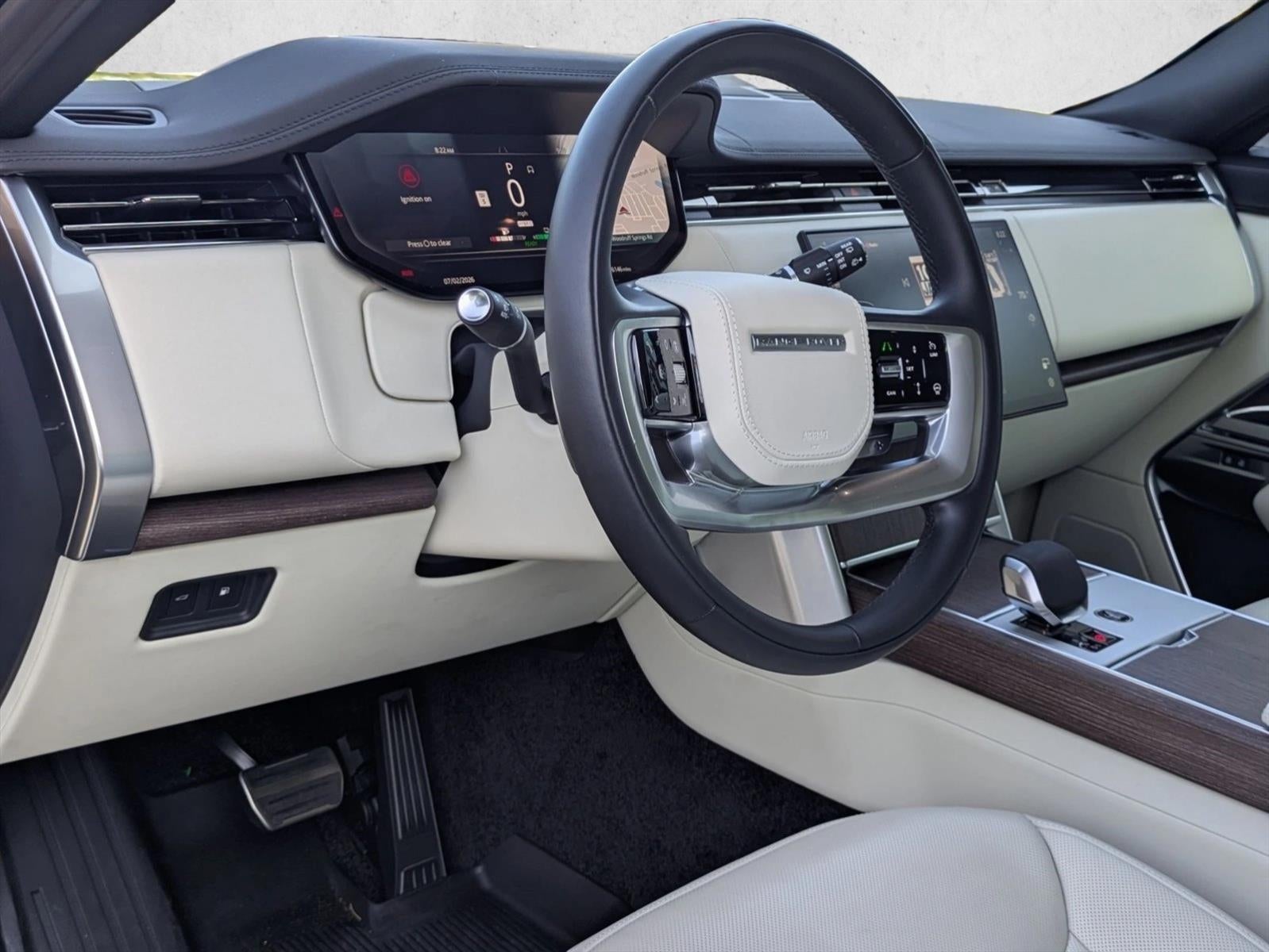 2025 Land Rover Range Rover P550e SE SWB