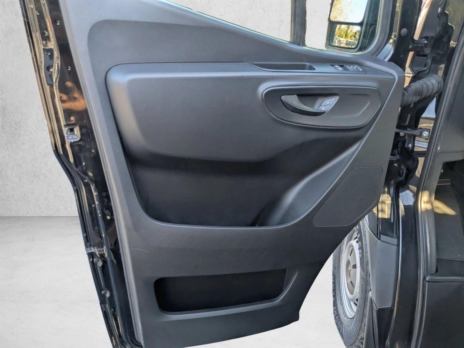 2019 Mercedes-Benz Sprinter Cargo Van 2500 Standard Roof V6 144" RWD