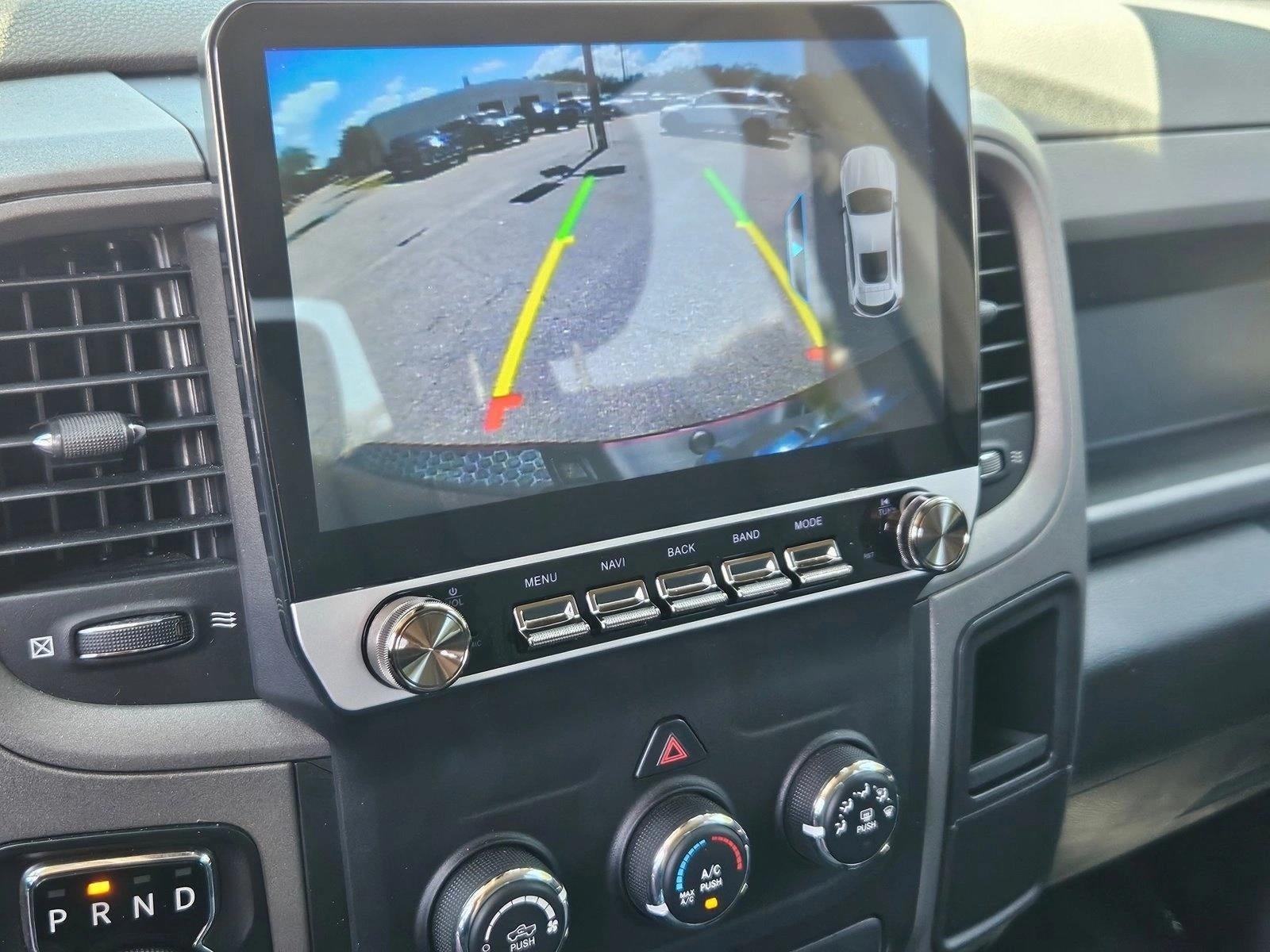2014 RAM 1500 2WD Crew Cab 5.7 Ft Box Express