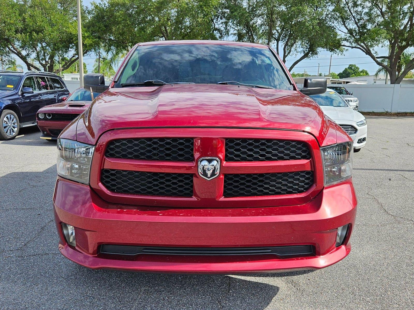 2014 RAM 1500 2WD Crew Cab 5.7 Ft Box Express