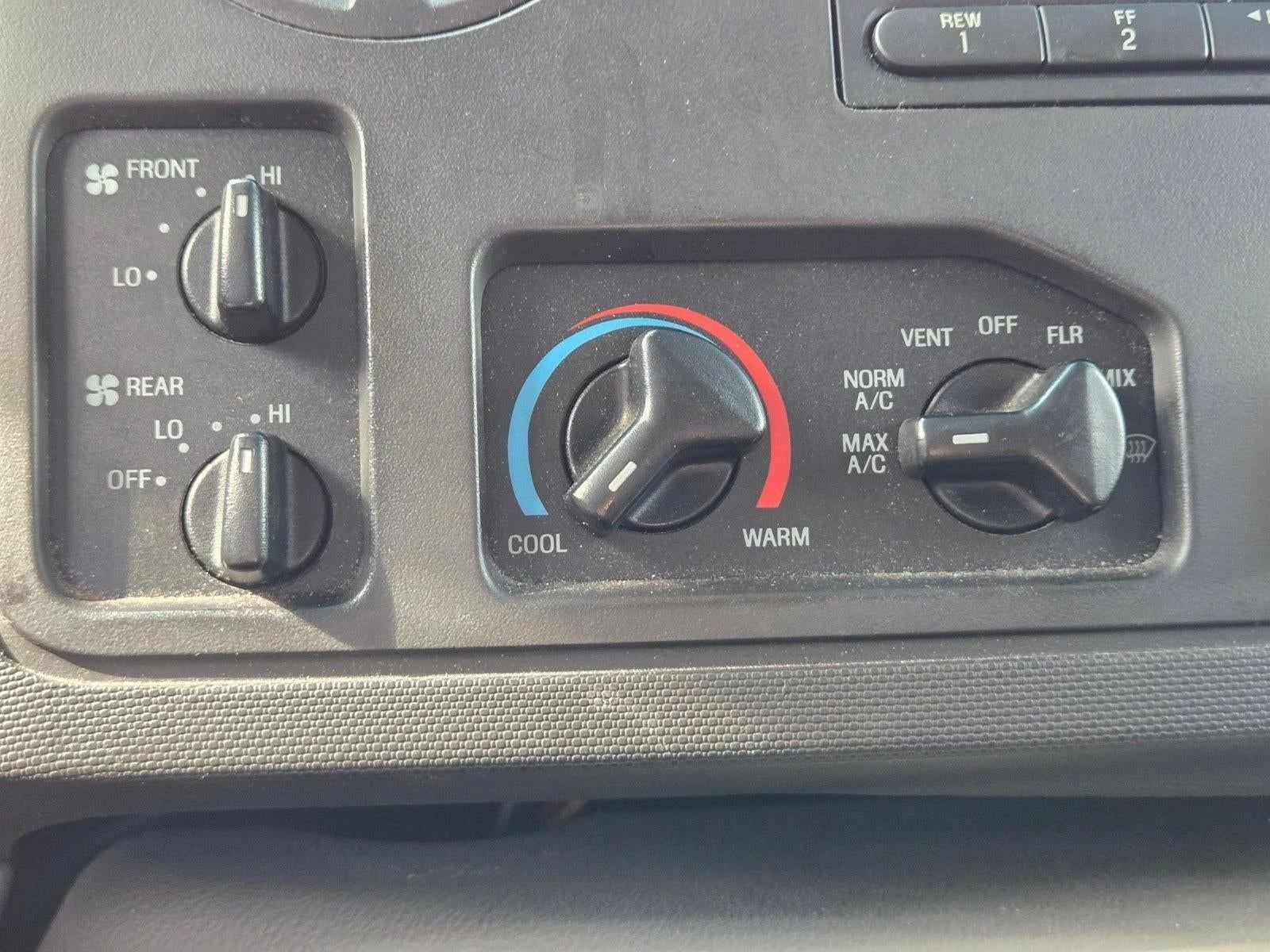 2014 Ford Econoline Wagon E-350 Super Duty Ext XLT