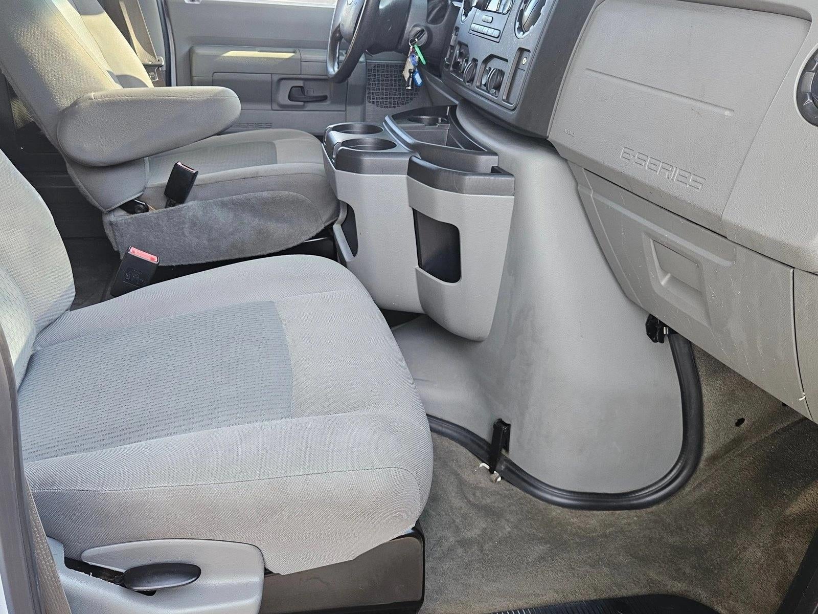 2014 Ford Econoline Wagon E-350 Super Duty Ext XLT