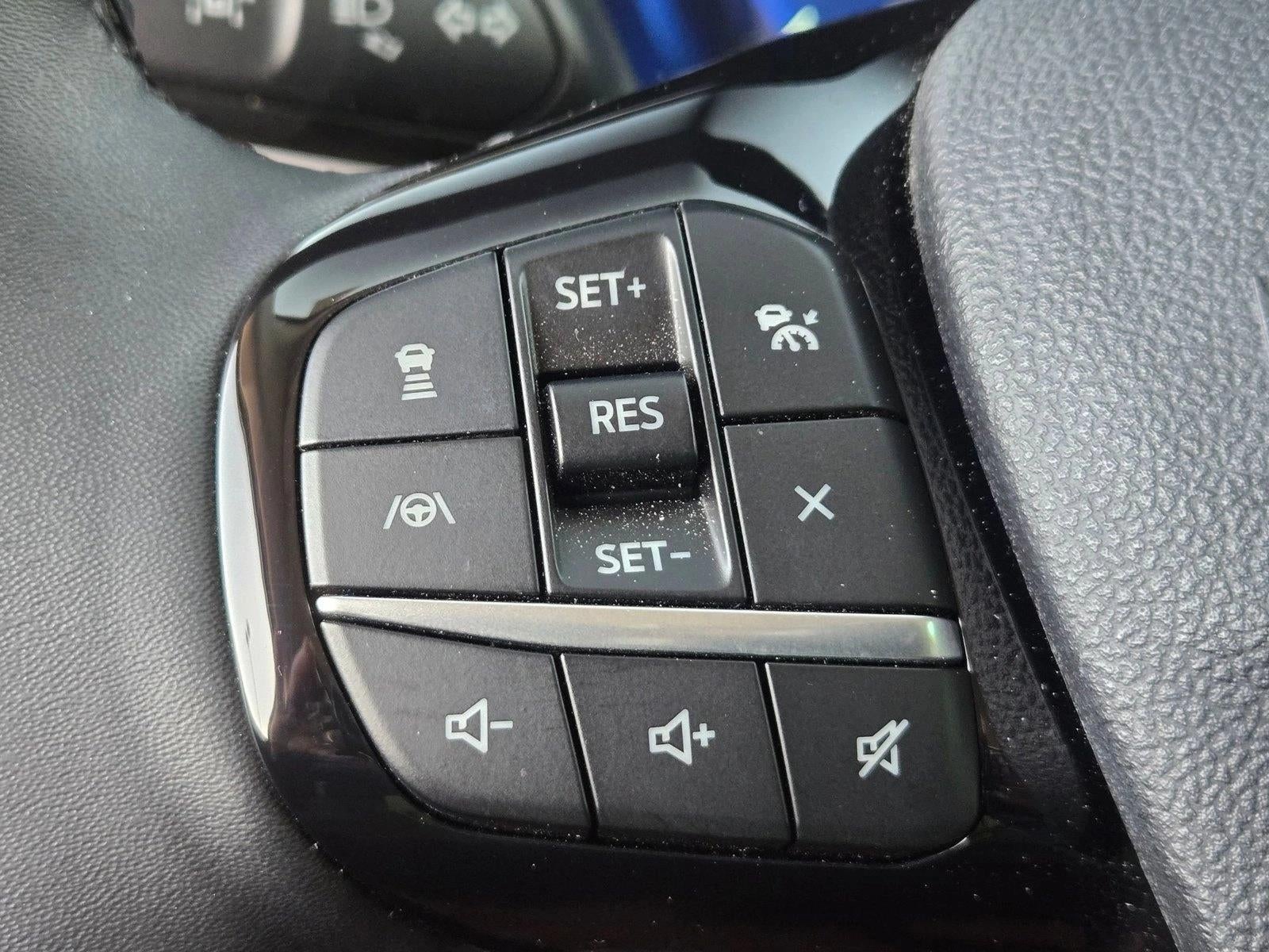 2022 Ford Escape Titanium Hybrid FWD