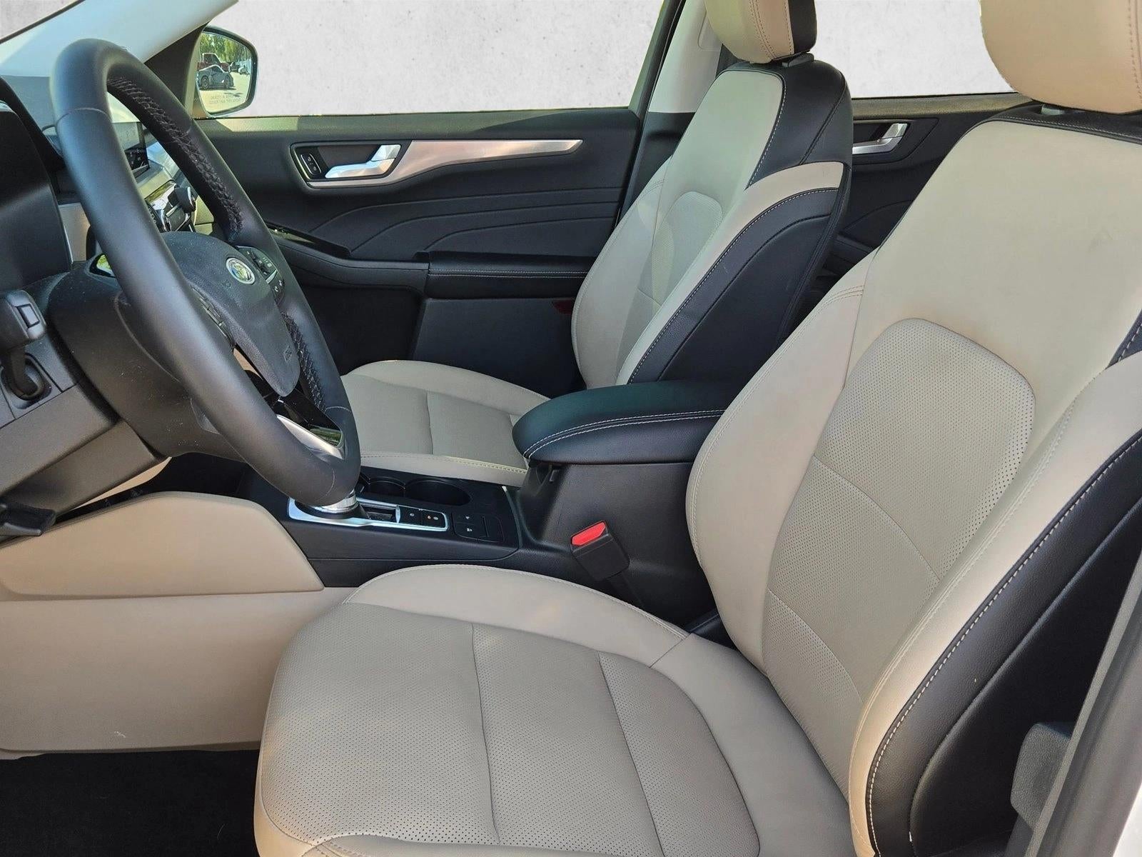 2022 Ford Escape Titanium Hybrid FWD