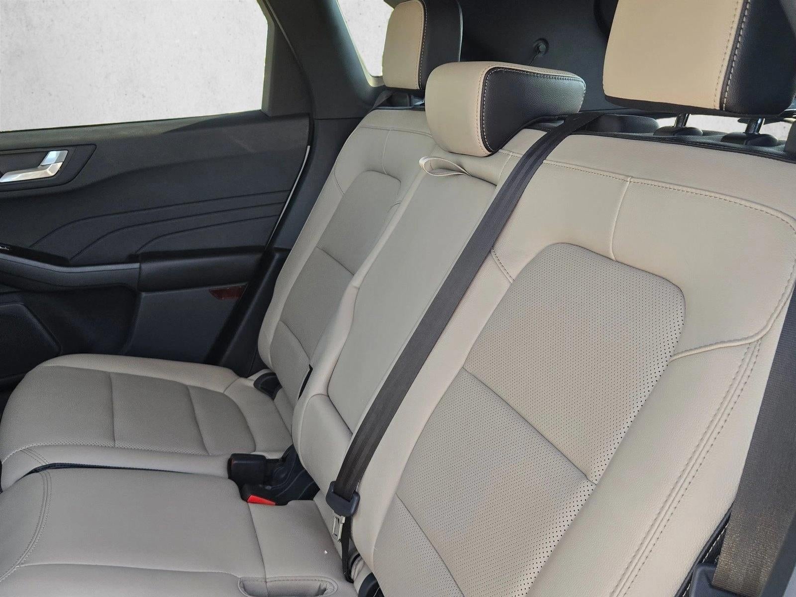 2022 Ford Escape Titanium Hybrid FWD