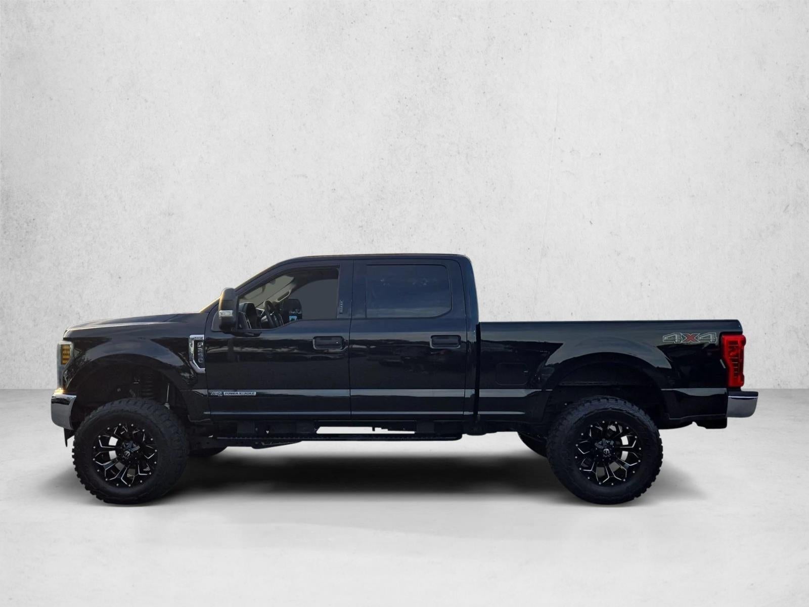 2019 Ford Super Duty F-250 SRW XLT 4WD Crew Cab 6.75' Box