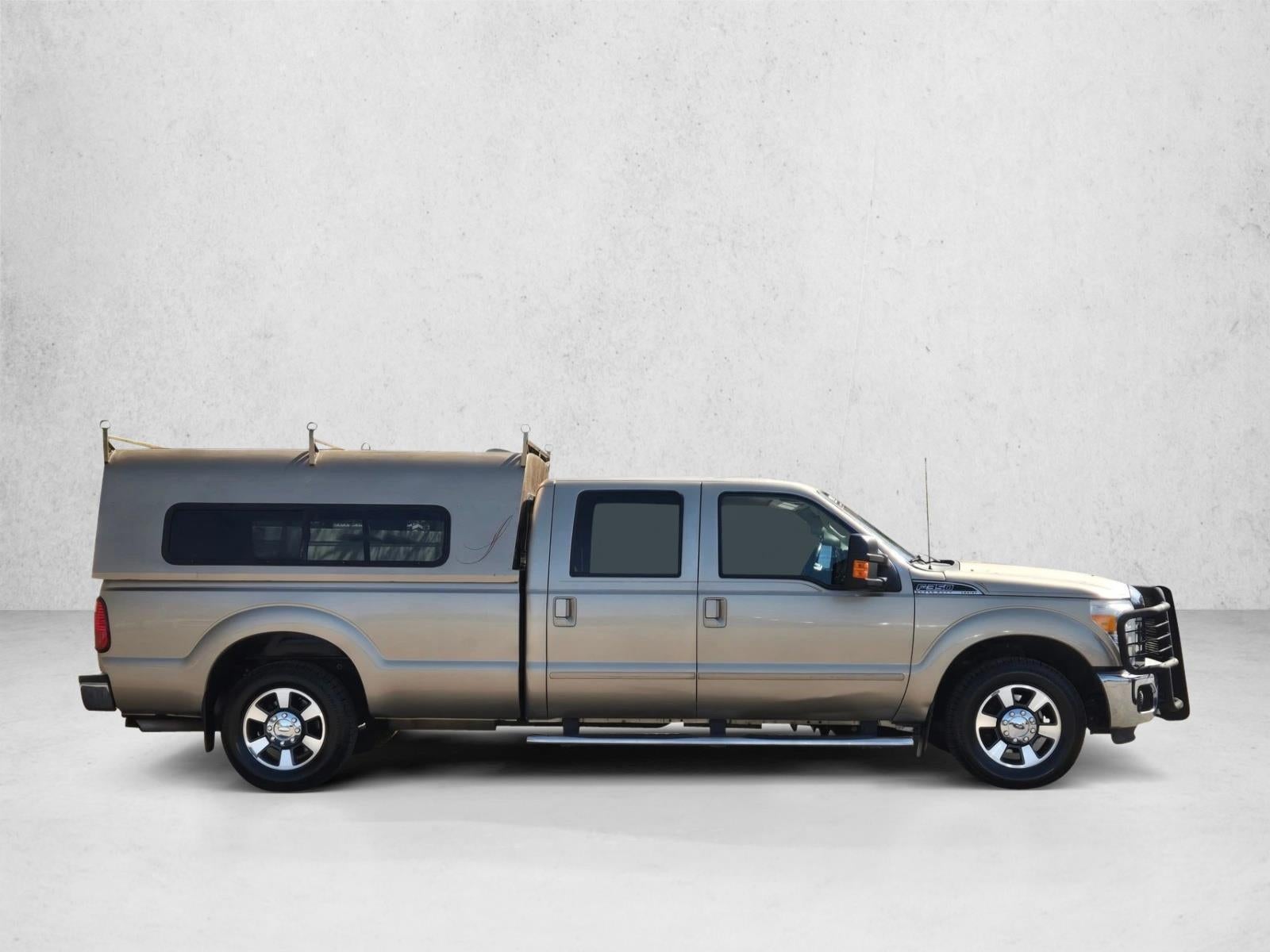 2014 Ford Super Duty F-350 SRW 2WD Crew Cab 6-3/4 Ft Box Lariat