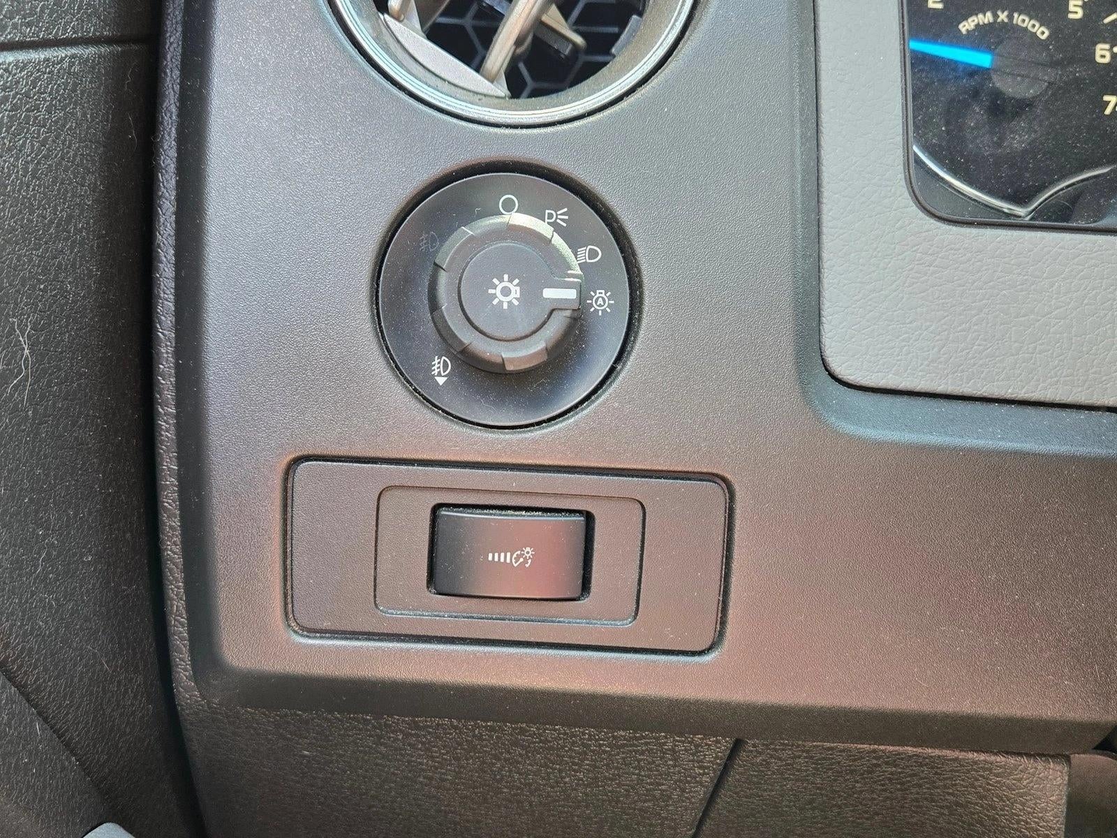 2013 Ford F-150 2WD SuperCrew 5-1/2 Ft Box XLT