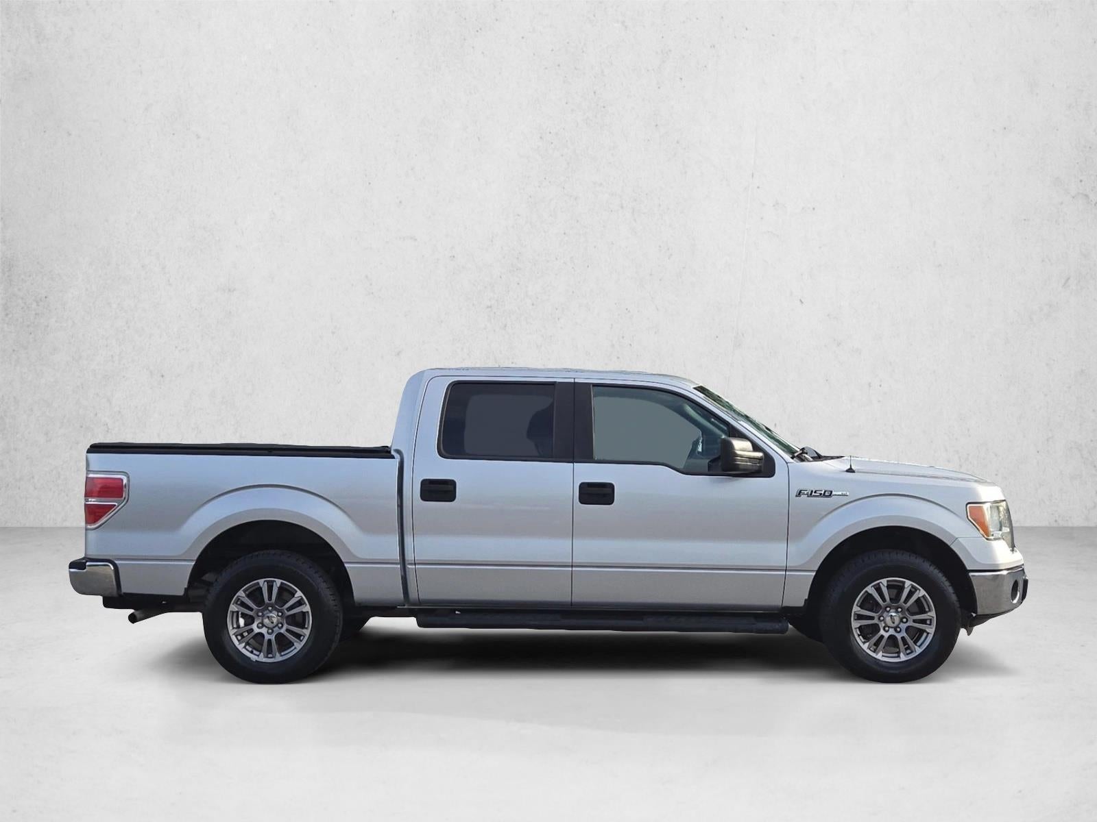 2013 Ford F-150 2WD SuperCrew 5-1/2 Ft Box XLT