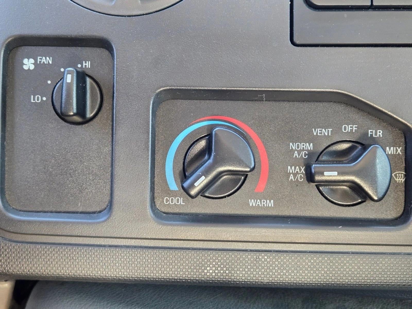 2009 Ford Econoline Cargo Van E-150 Commercial