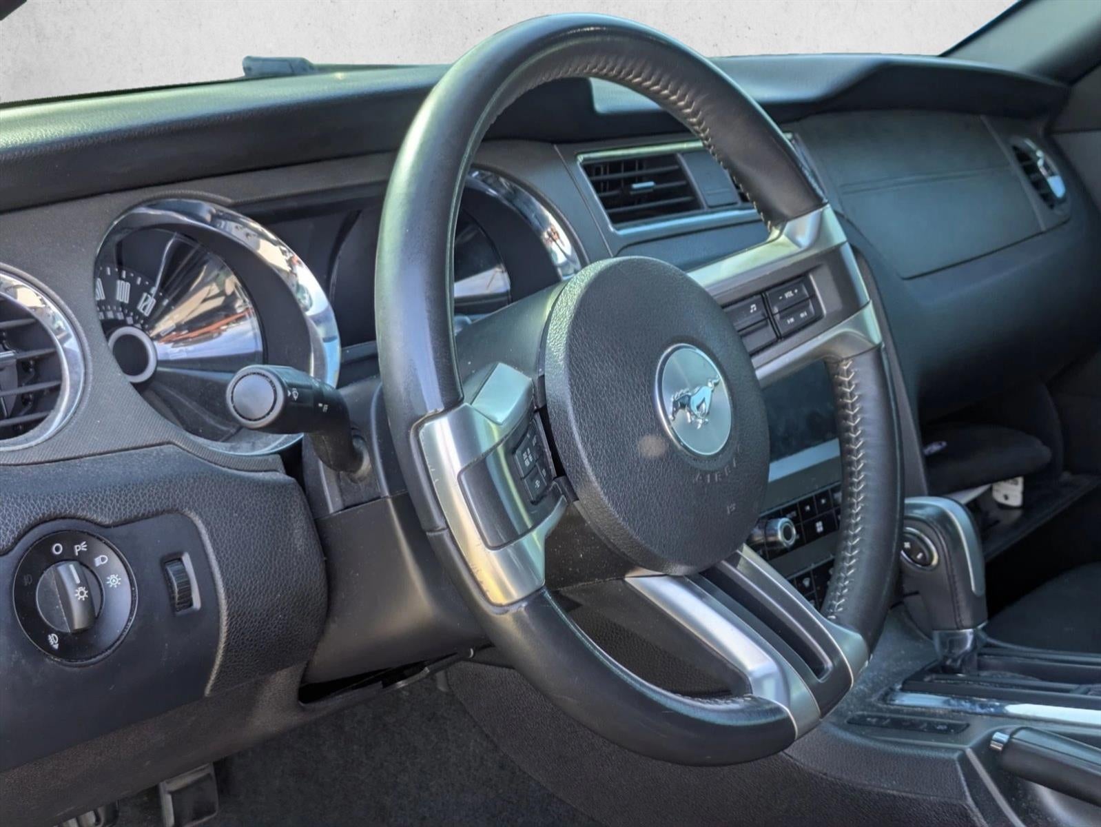 2014 Ford Mustang 2dr Cpe V6