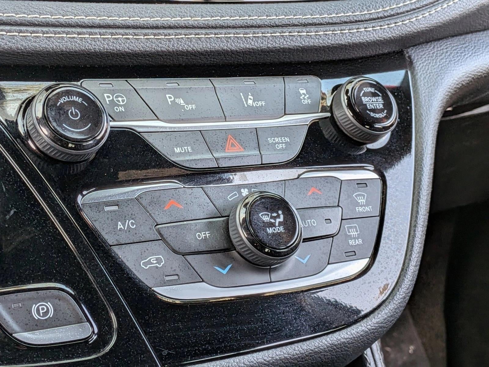 2022 Chrysler Pacifica Hybrid Limited FWD