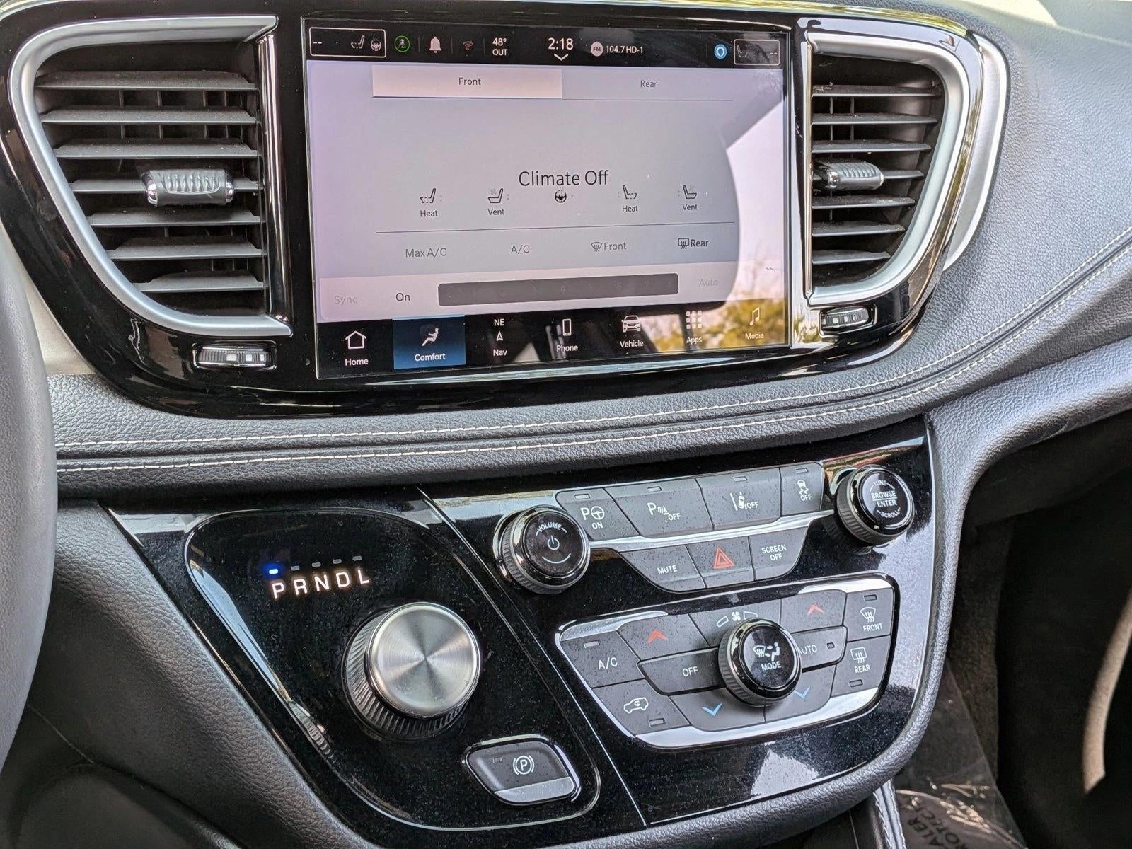 2022 Chrysler Pacifica Hybrid Limited FWD