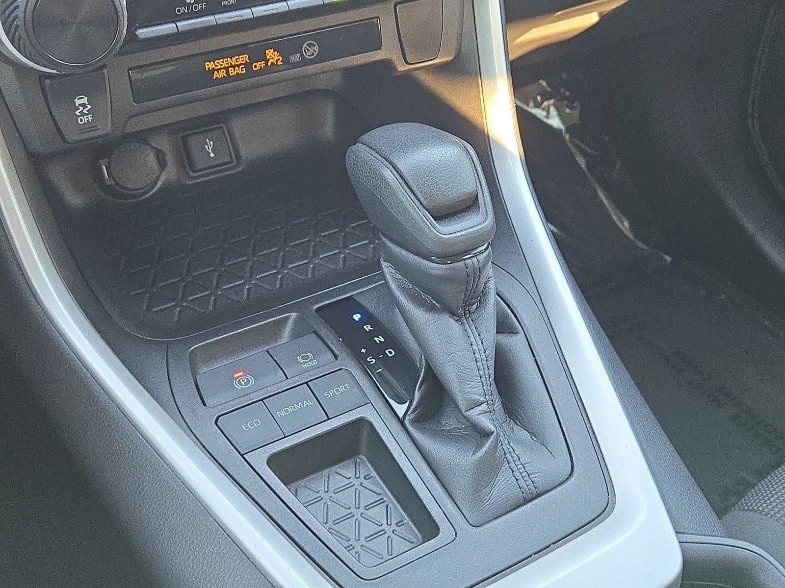 2021 Toyota RAV4 LE FWD (GS)