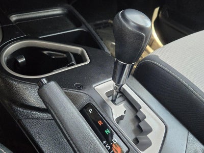 2017 Toyota RAV4 XLE FWD (GS)