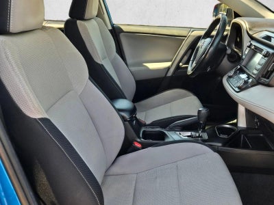 2017 Toyota RAV4 XLE FWD (GS)