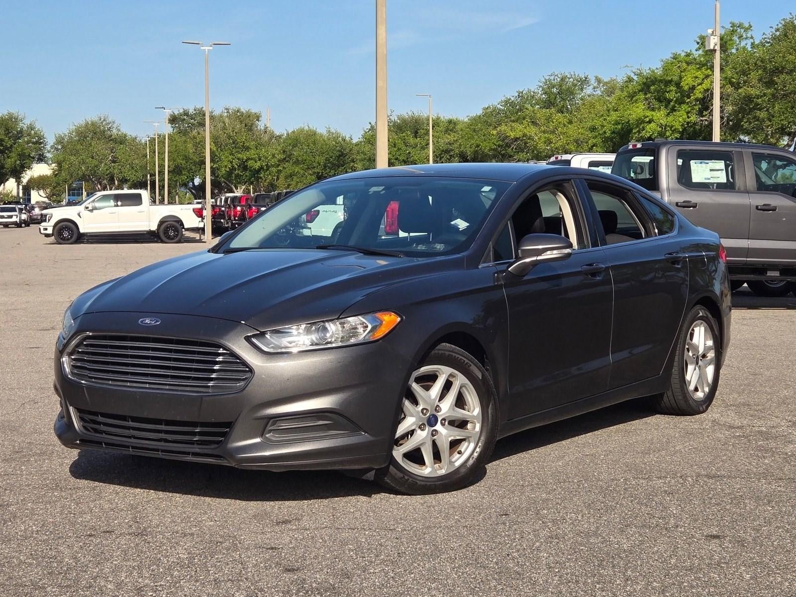 2015 Ford Fusion 4dr Sdn SE FWD