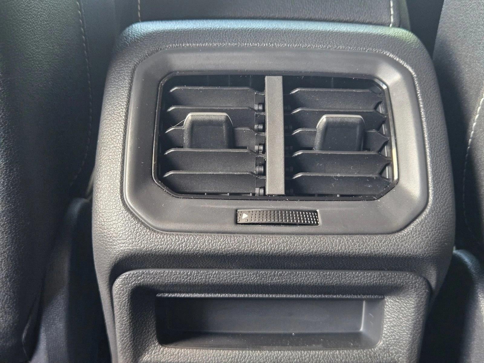 2024 Volkswagen Taos SE FWD