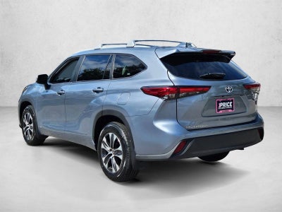 2023 Toyota Highlander Hybrid XLE AWD (Natl)